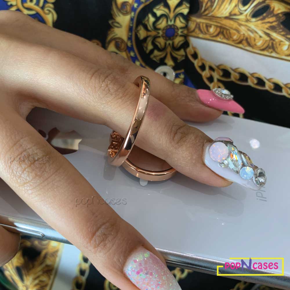 Rose-gold-bow-mirrior-phone-ring-in-finger-offinstyle-popncases