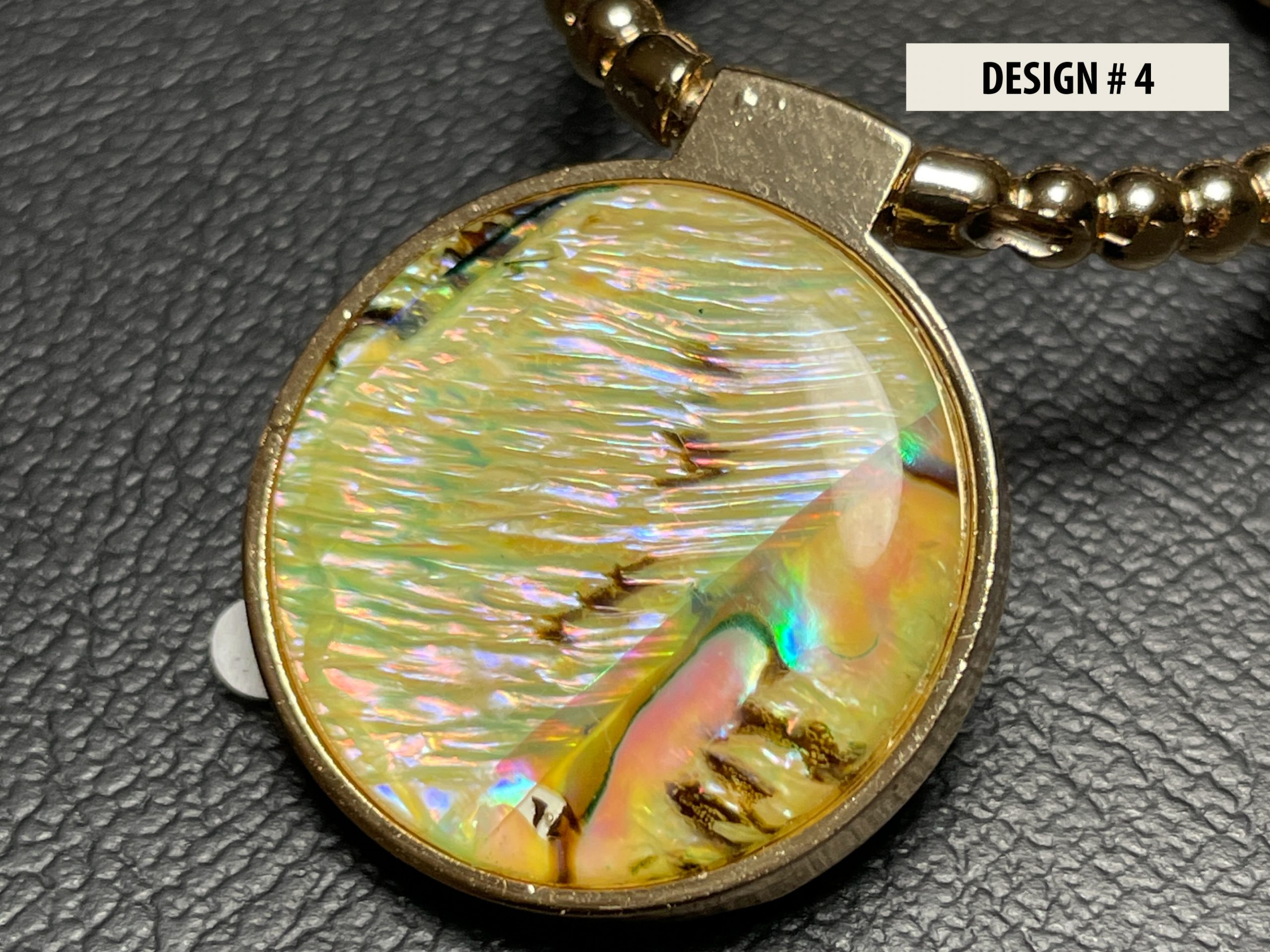 natural-shell-phone-ring-holder-design4-gold.beaded